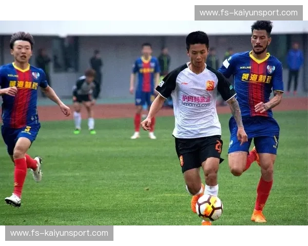 荆楚烈火战江南烟雨：武汉卓尔vs绿城，不止是90分钟的绿茵生死斗